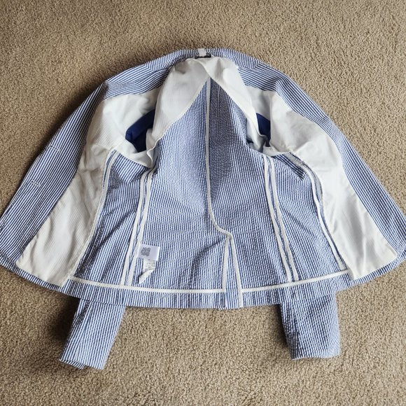 NWOT L.L.Bean Signature Seersucker Blazer in Blue Pinstripe Size 2 - Picture 5 of 7